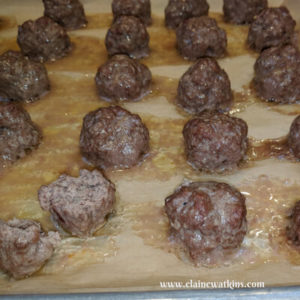 Love making these easy, oven-baked Ground Beef Meatballs and then serving with different toppings, in soups, and more. #eathealthy #christianfamily
