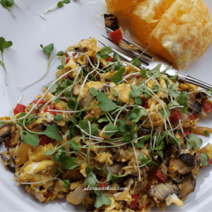 Easy Eggs with Mushrooms, Onion, Bell Pepper, and Spinach